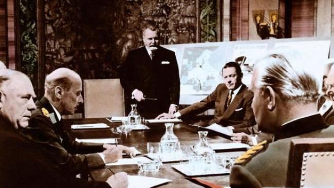 Filmszene aus "Verrat auf Befehl" (org. "The Counterfeit Triator")1962